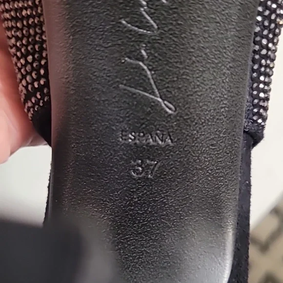 Lola Cruz Jewel Shoes - Picture 9 of 10